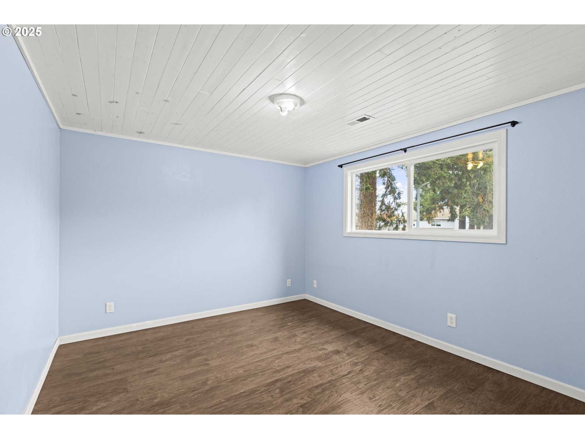 19230 Southwest Prospect Place Beaverton, OR 97078 - Photo 21 of 47 Bedroom, Primary