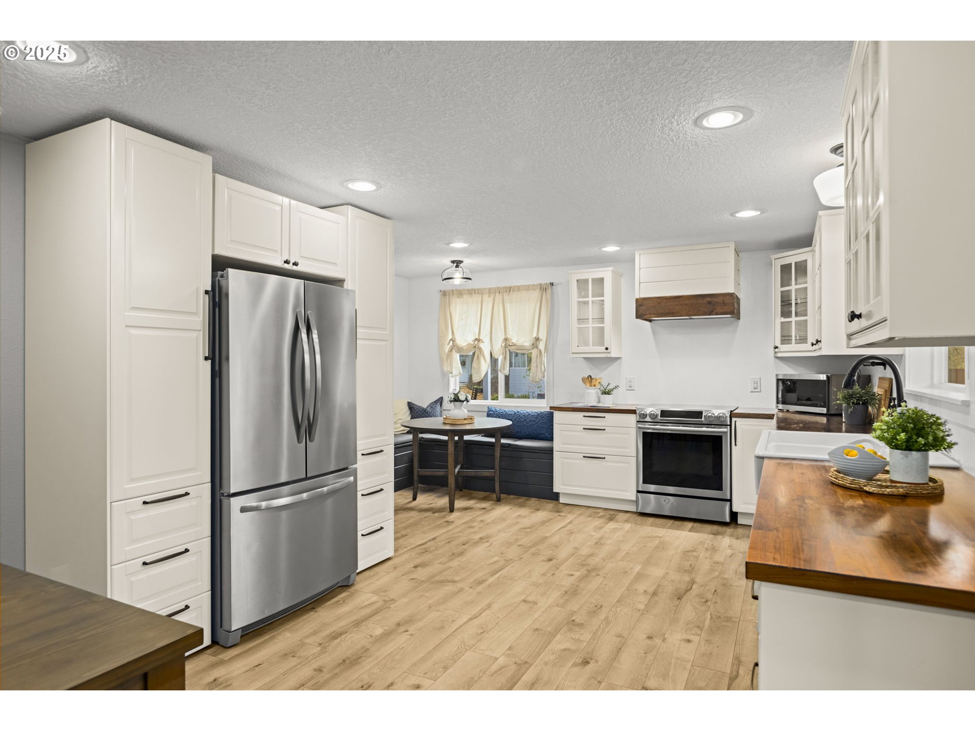 19230 Southwest Prospect Place Beaverton, OR 97078 - Photo 4 of 47