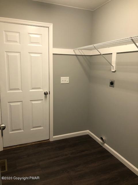 2181 Titania Road Tobyhanna, PA 18466 - Photo 11 of 33 Mud/Laundry Room