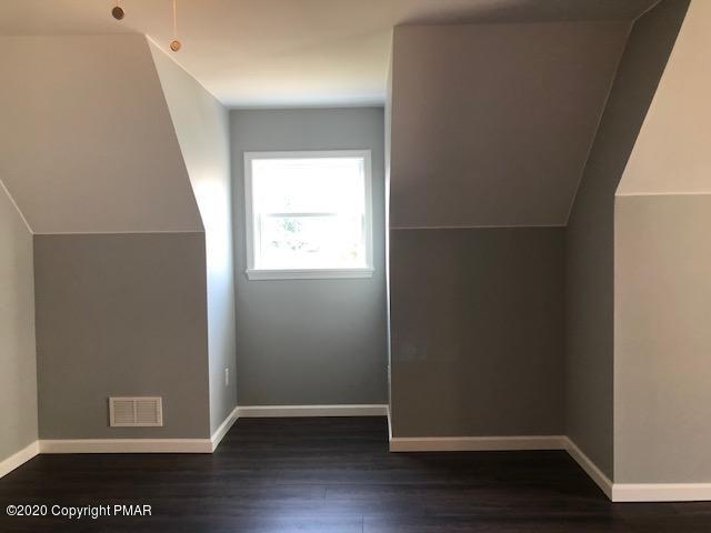 2181 Titania Road Tobyhanna, PA 18466 - Photo 17 of 33 MB Sitting Area