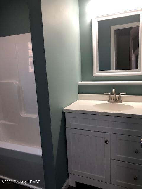 2181 Titania Road Tobyhanna, PA 18466 - Photo 19 of 33 Master Bath