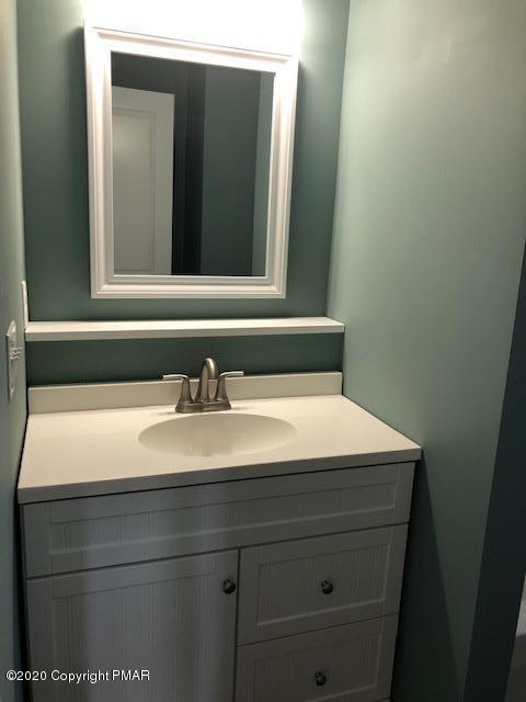 2181 Titania Road Tobyhanna, PA 18466 - Photo 28 of 33 Bathroom 2 Vanity
