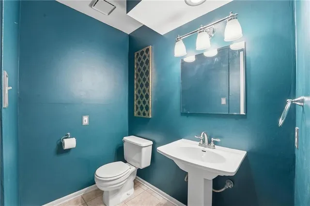 $395,000 | 3704 Northwest 74th Street, Kansas City, MO 64151