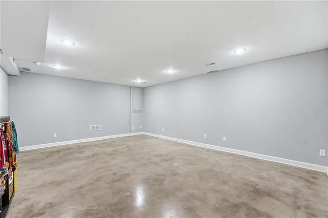 $395,000 | 3704 Northwest 74th Street, Kansas City, MO 64151