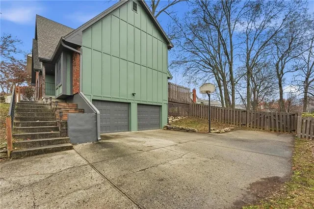 $395,000 | 3704 Northwest 74th Street, Kansas City, MO 64151