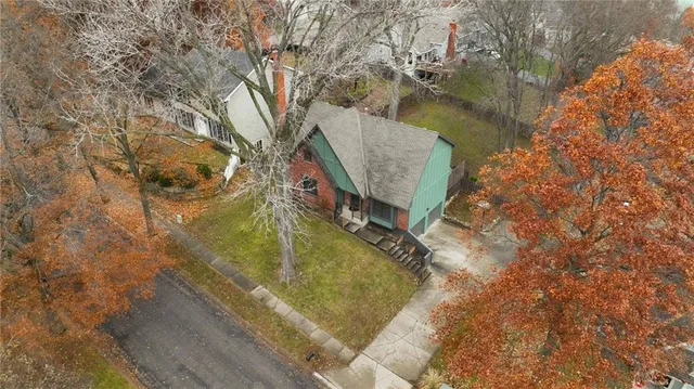 $395,000 | 3704 Northwest 74th Street, Kansas City, MO 64151