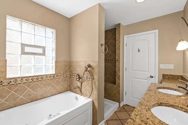 $1,350,000 | 2710 North Artesian Avenue, Chicago, IL 60647