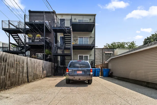 $1,350,000 | 2710 North Artesian Avenue, Chicago, IL 60647