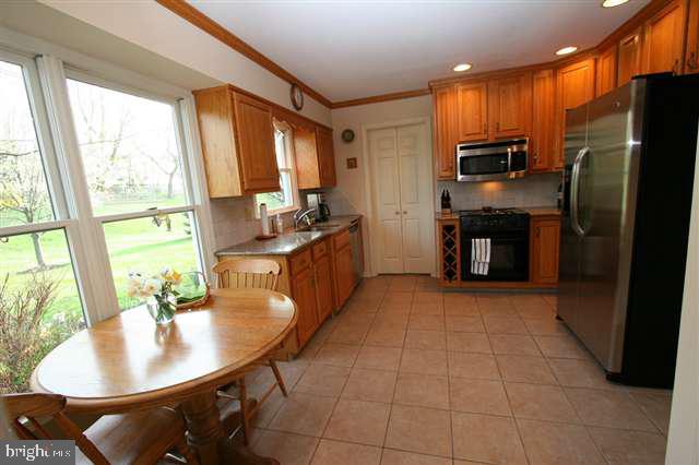 1319 Pelham Road Harrisburg, PA 17110 - Photo 3 of 25 Gallery Image 3