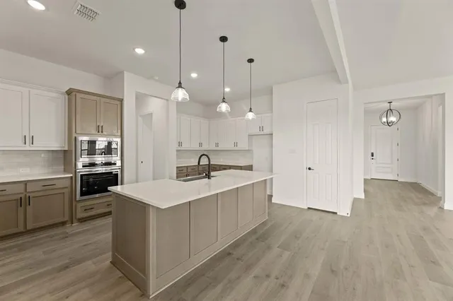 $649,900 | 124 Evanston Court, Rhome, TX 76078