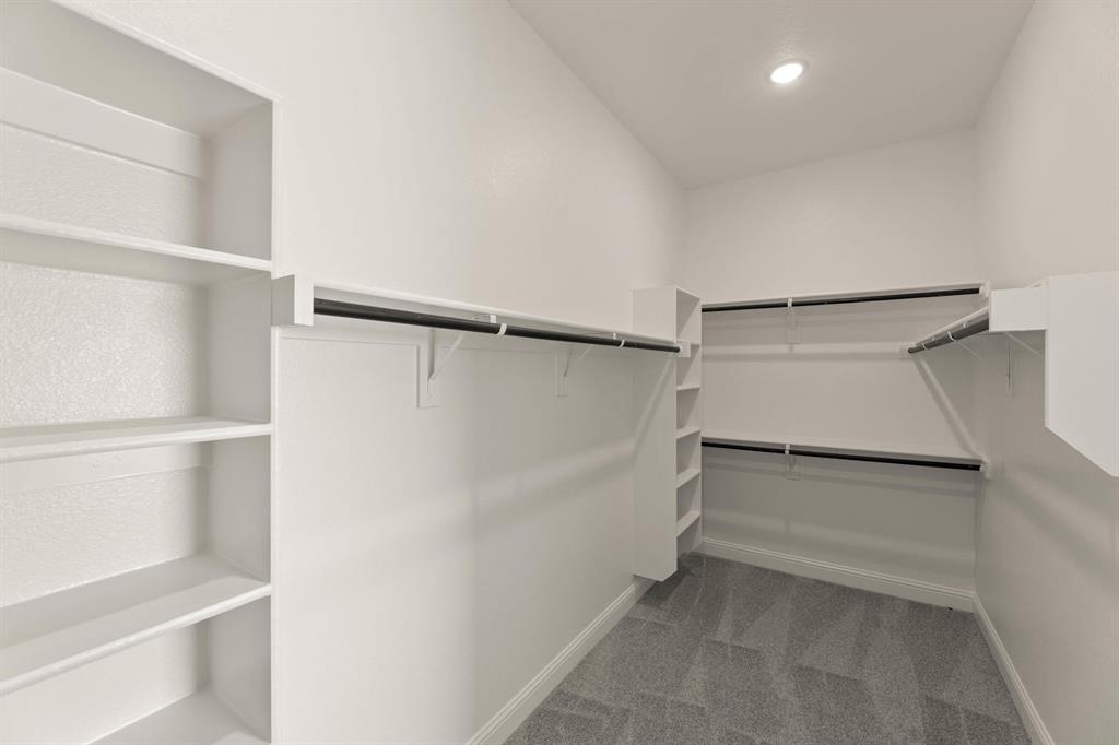 124 Evanston Court Rhome, TX 76078 - Photo 19 of 28 124 Evanston-Primary Suite-6