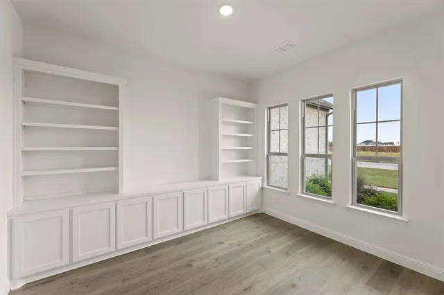 $649,900 | 124 Evanston Court, Rhome, TX 76078