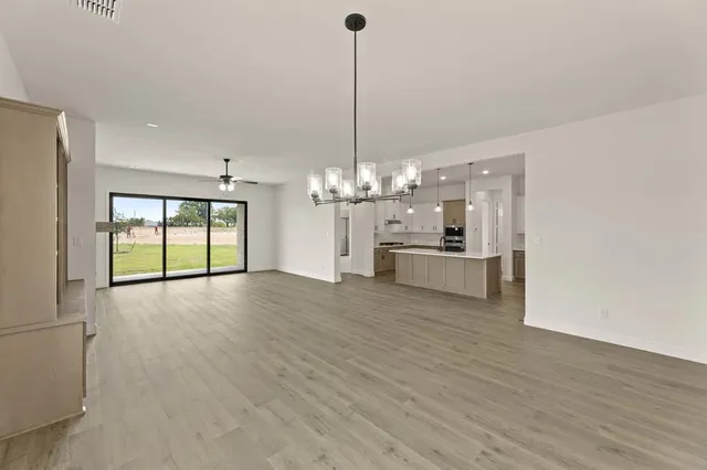 $649,900 | 124 Evanston Court, Rhome, TX 76078