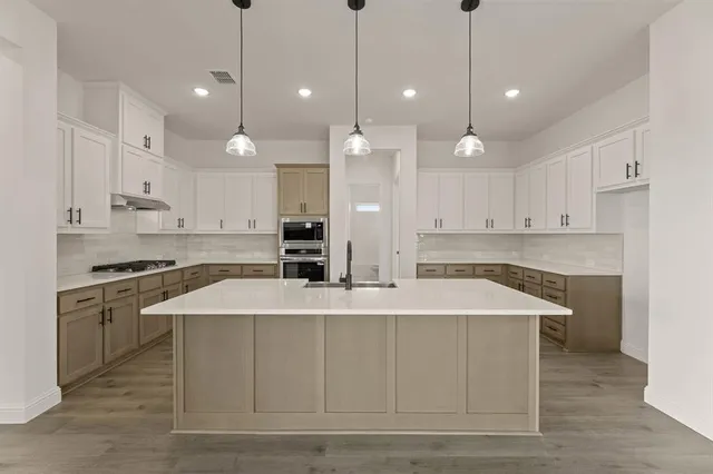 $649,900 | 124 Evanston Court, Rhome, TX 76078