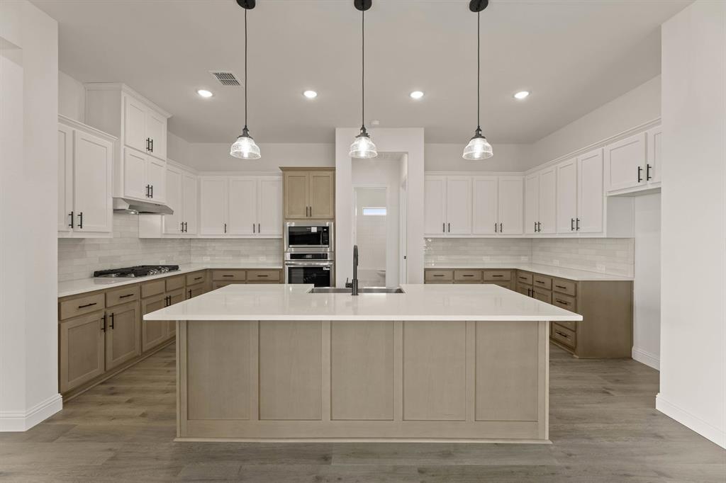 124 Evanston Court Rhome, TX 76078 - Photo 10 of 28 124 Evanston-Kitchen-1