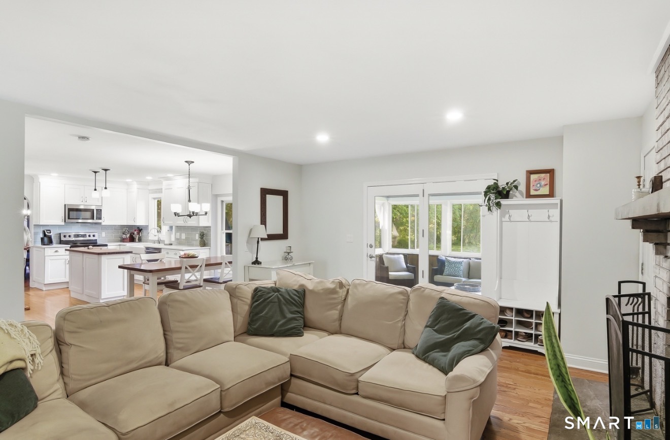 941 Nut Plains Road Guilford, CT 06437 - Photo 7 of 40