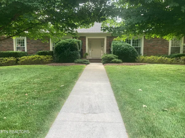 $879,000 | 725 Kempton Road, Knoxville, TN 37909