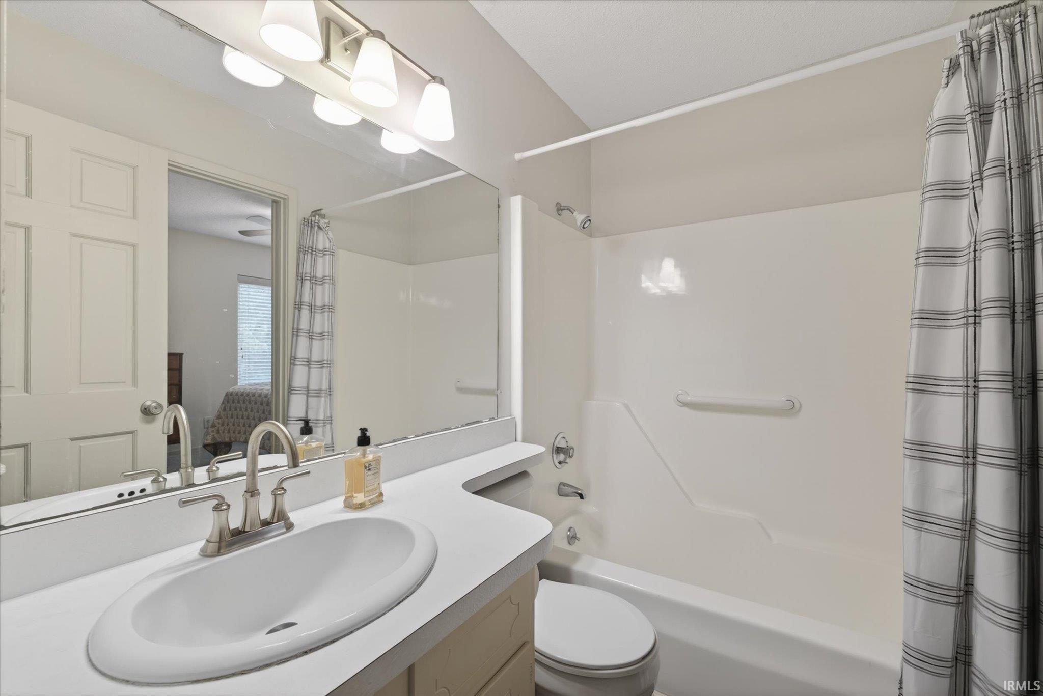 9105 South Pointe Ridge Lane, Unit 20 Bloomington, IN 47401 - Photo 14 of 21