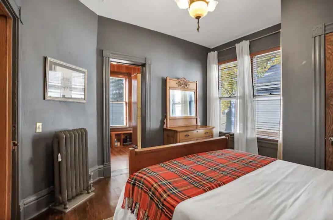1520 College Avenue Racine, WI 53403 - Photo 29 of 36 Bedroom 3