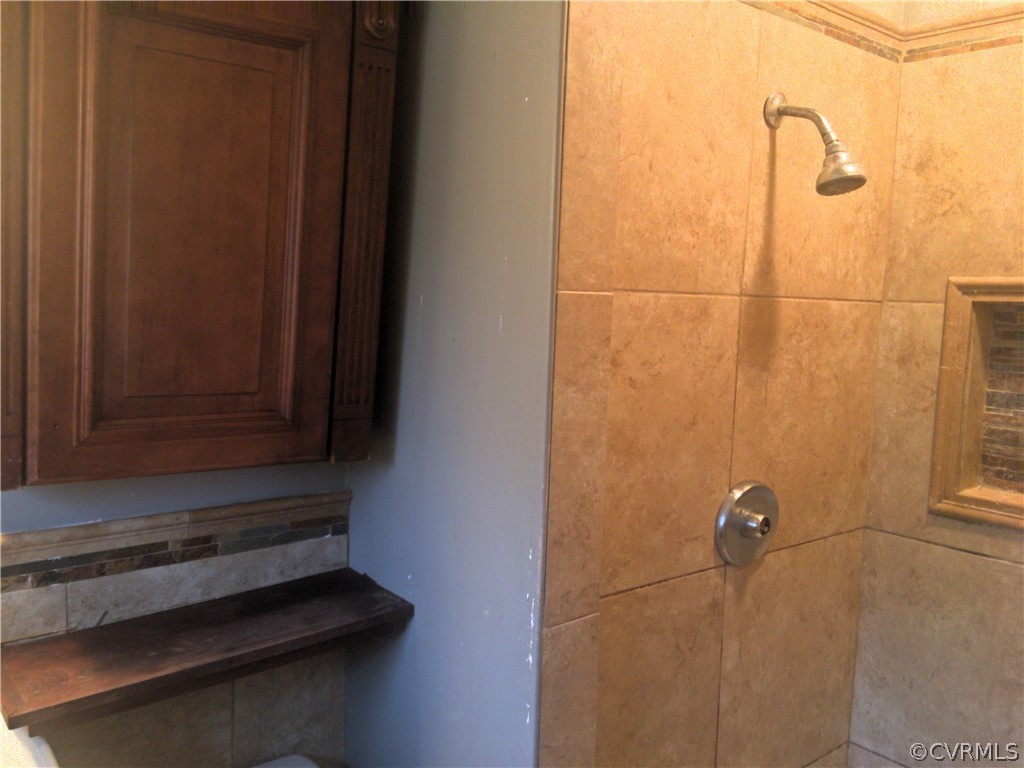 4332 Melody Road Richmond, VA 23234 - Photo 6 of 18 Gallery Image 6