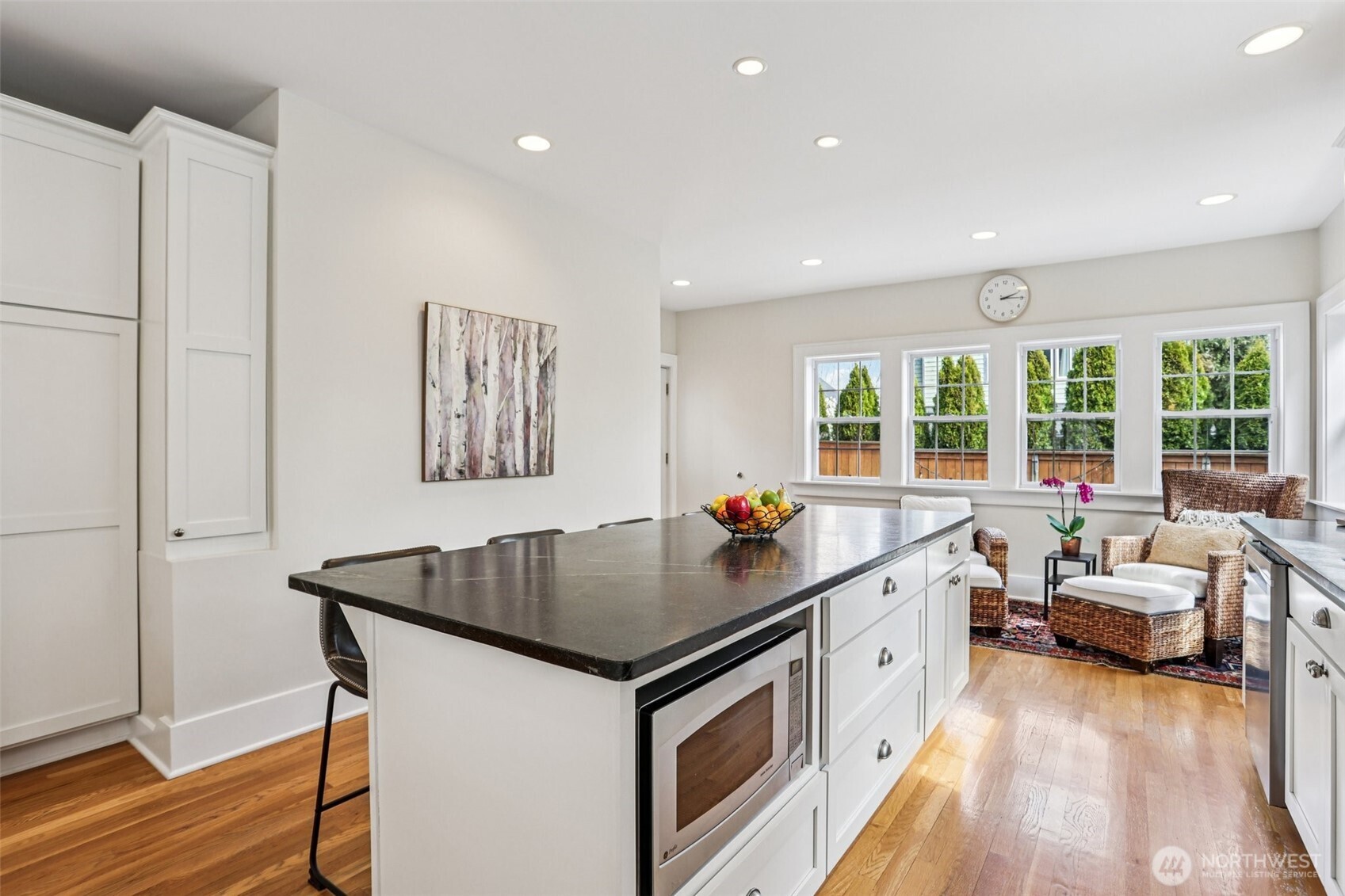 4726 Thackeray Place Northeast Seattle, WA 98105 - Photo 11 of 40