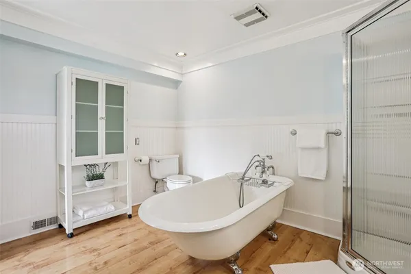 $1,695,000 | 4726 Thackeray Place Northeast, Seattle, WA 98105