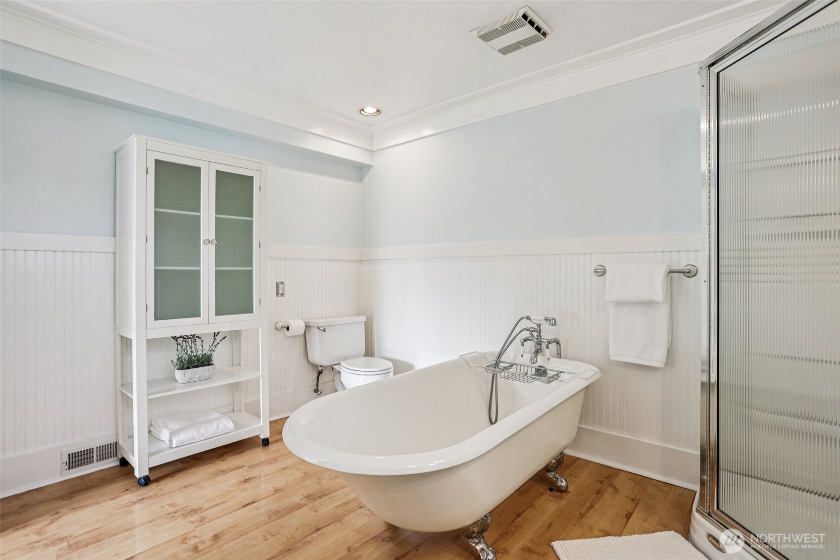 4726 Thackeray Place Northeast Seattle, WA 98105 - Photo 18 of 40