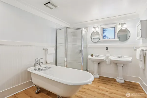 $1,695,000 | 4726 Thackeray Place Northeast, Seattle, WA 98105