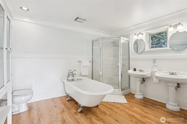 $1,695,000 | 4726 Thackeray Place Northeast, Seattle, WA 98105