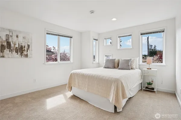 $1,695,000 | 4726 Thackeray Place Northeast, Seattle, WA 98105