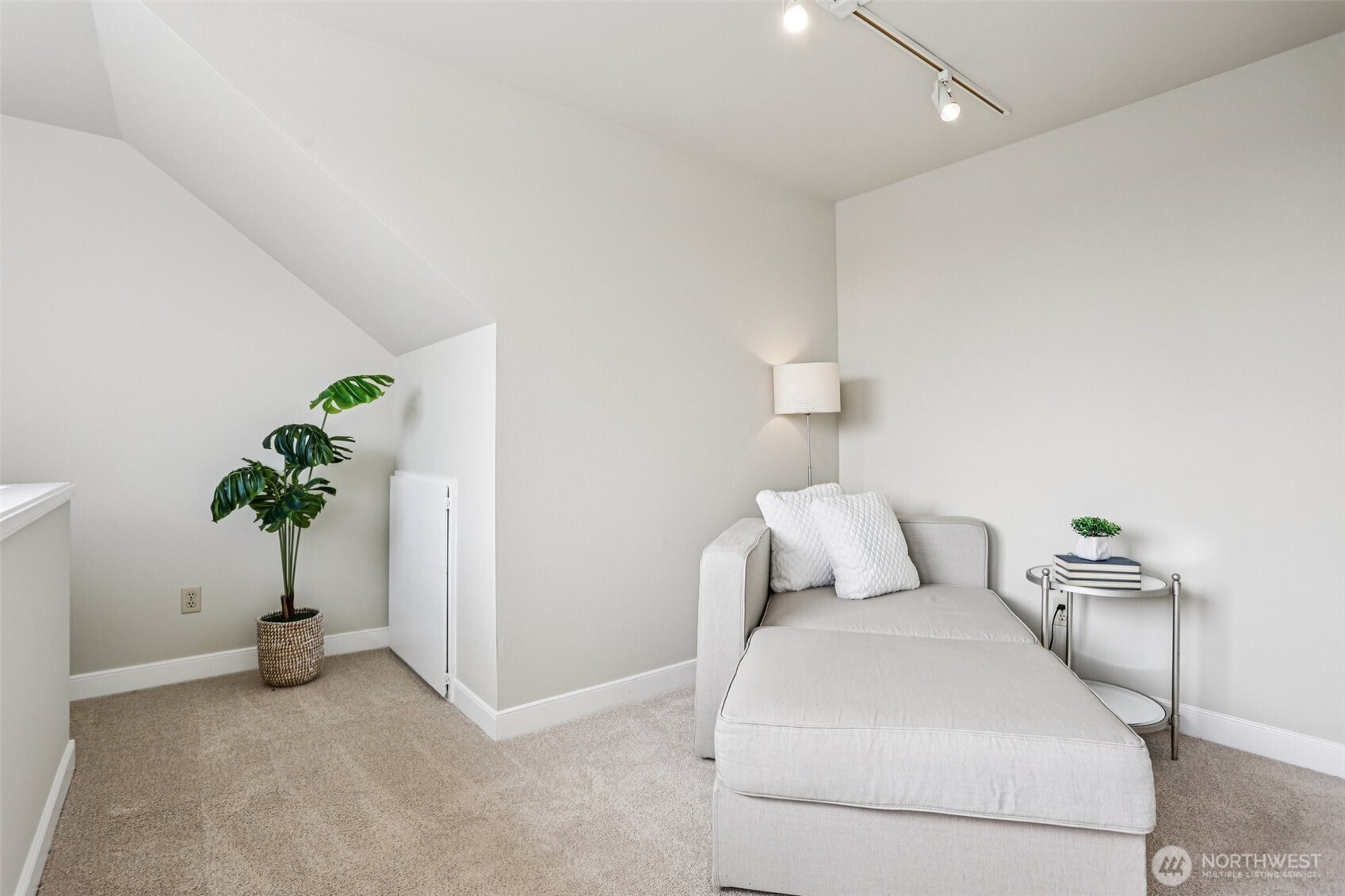 4726 Thackeray Place Northeast Seattle, WA 98105 - Photo 25 of 40