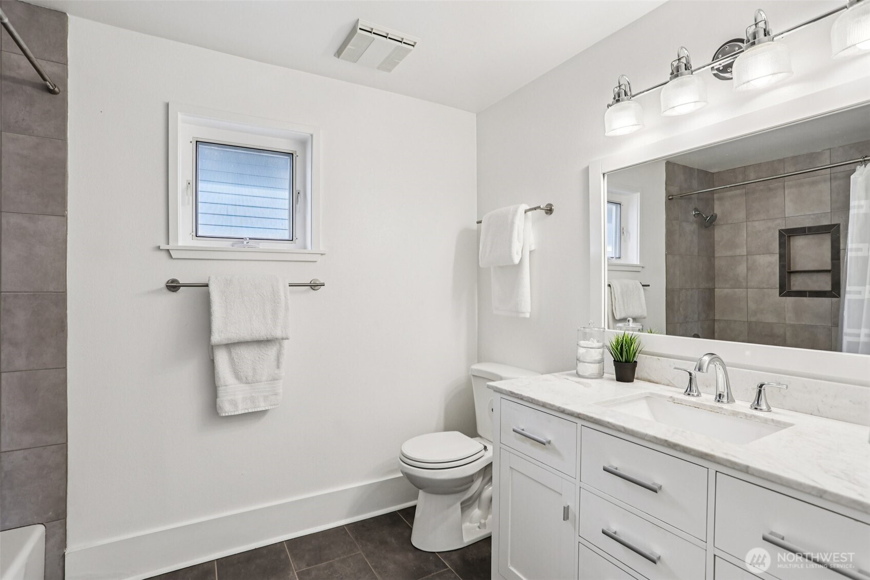 4726 Thackeray Place Northeast Seattle, WA 98105 - Photo 28 of 40
