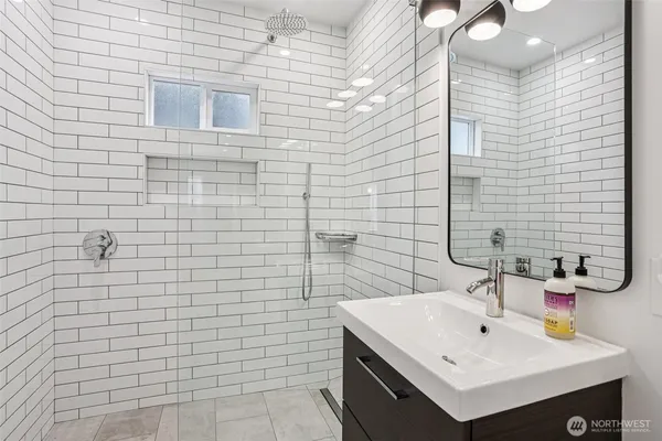 $1,695,000 | 4726 Thackeray Place Northeast, Seattle, WA 98105