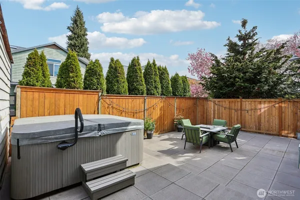 $1,695,000 | 4726 Thackeray Place Northeast, Seattle, WA 98105