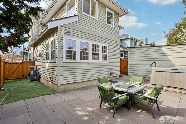 $1,695,000 | 4726 Thackeray Place Northeast, Seattle, WA 98105