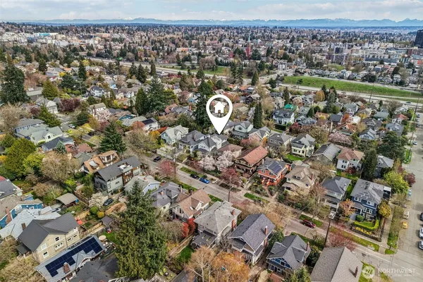 $1,695,000 | 4726 Thackeray Place Northeast, Seattle, WA 98105