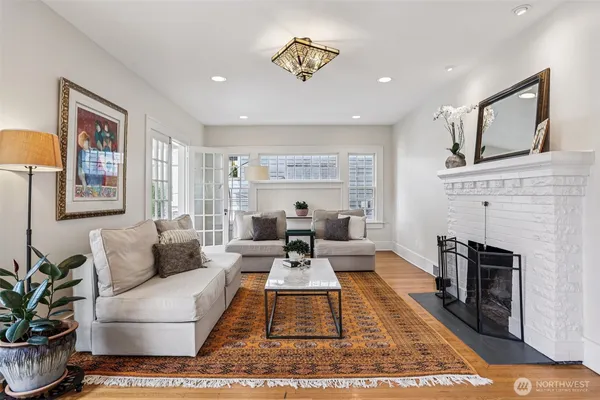 $1,695,000 | 4726 Thackeray Place Northeast, Seattle, WA 98105