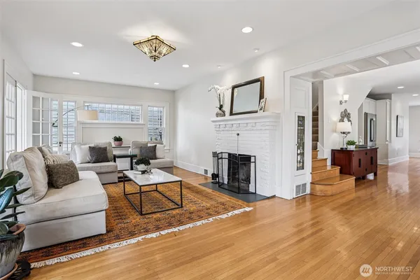 $1,695,000 | 4726 Thackeray Place Northeast, Seattle, WA 98105