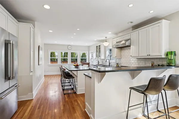 $1,695,000 | 4726 Thackeray Place Northeast, Seattle, WA 98105