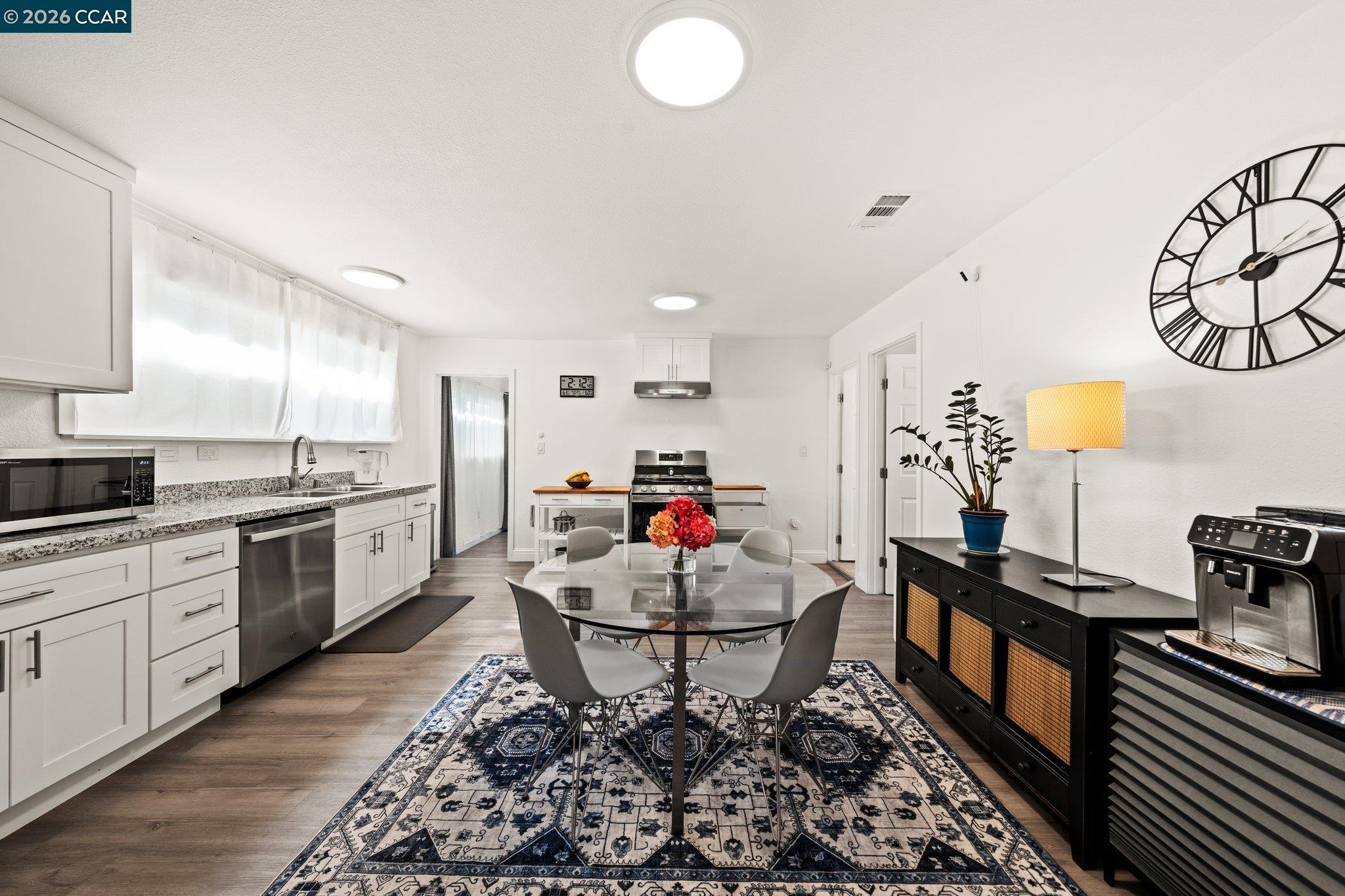 2517 Filbert Street Oakland, CA 94607 - Photo 18 of 44