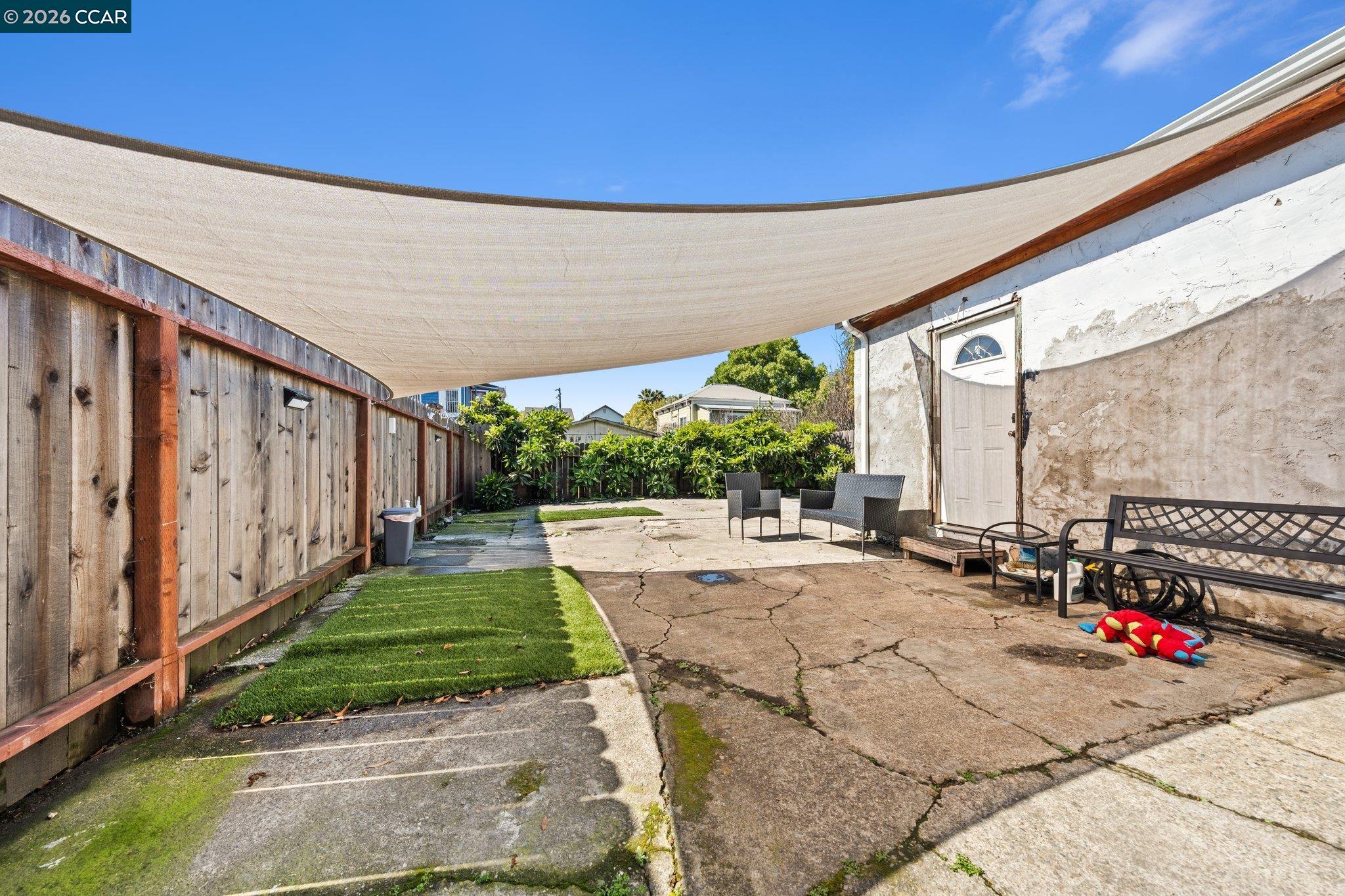 2517 Filbert Street Oakland, CA 94607 - Photo 33 of 44