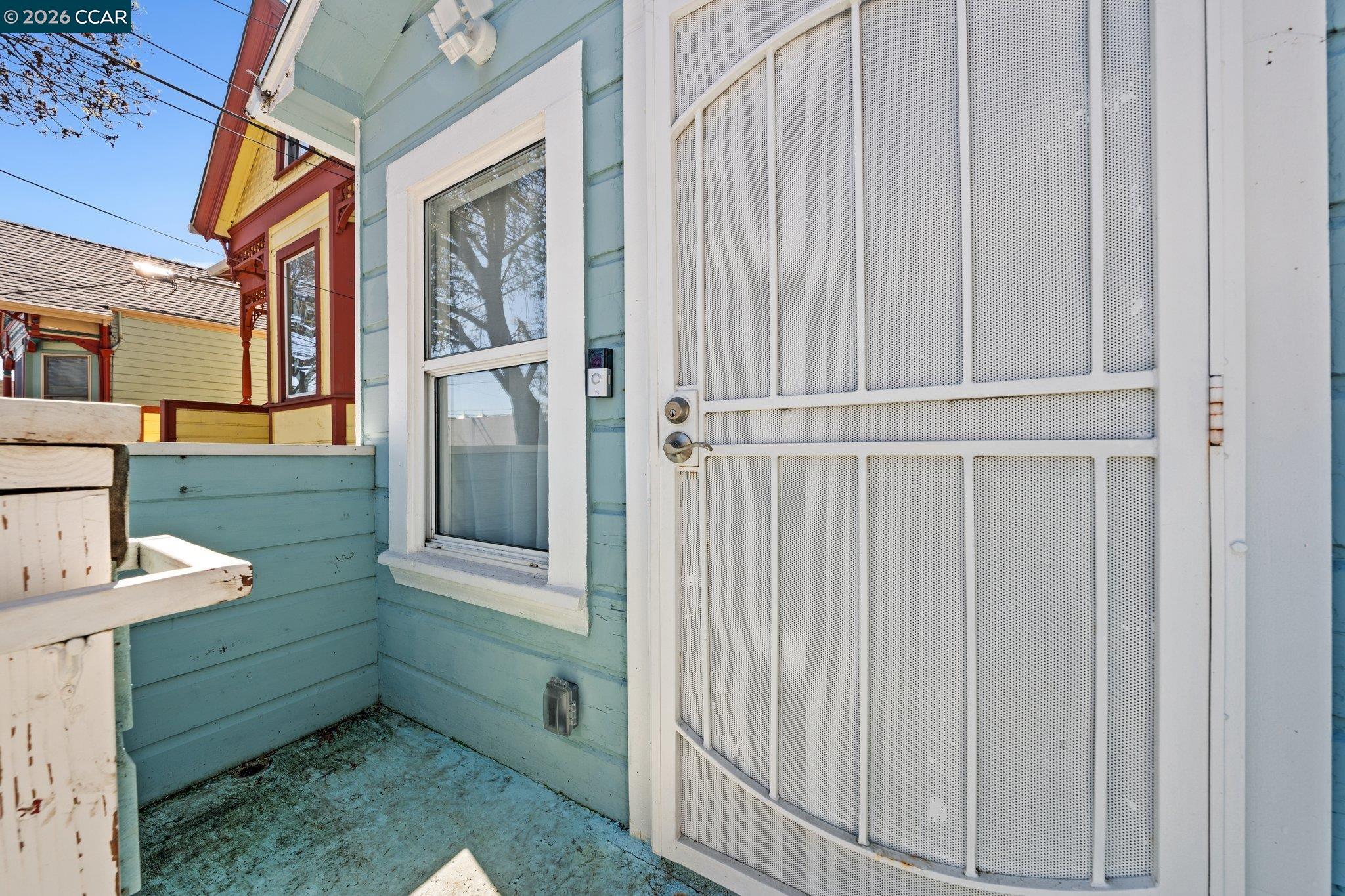 2517 Filbert Street Oakland, CA 94607 - Photo 4 of 44