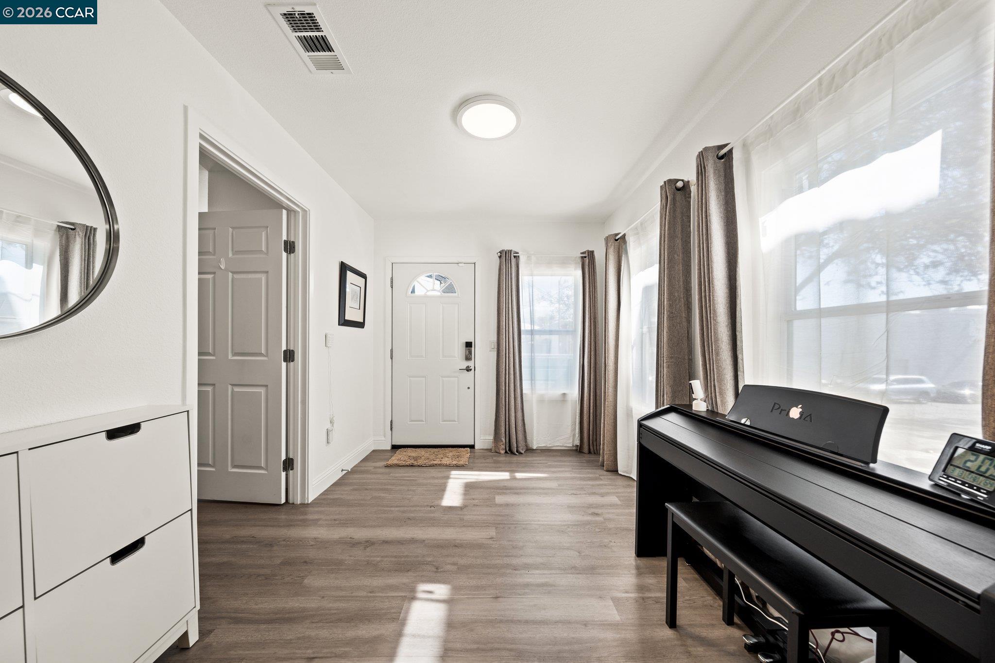 2517 Filbert Street Oakland, CA 94607 - Photo 10 of 44