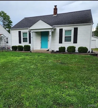 $179,000 | 16 Roselawn Avenue, Fairview Heights, IL 62208
