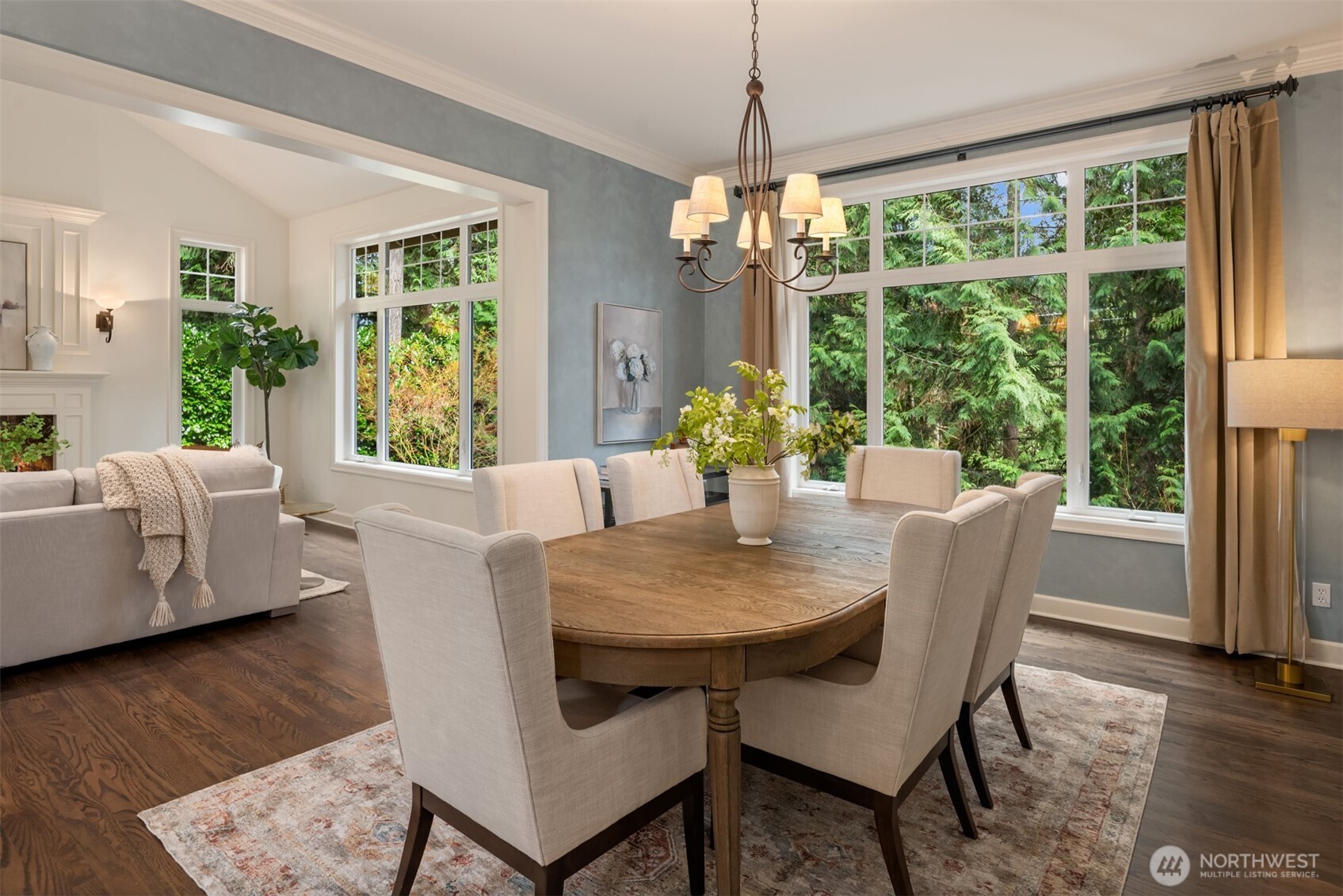 13609 Northeast 28th Street Bellevue, WA 98005 - Photo 8 of 27