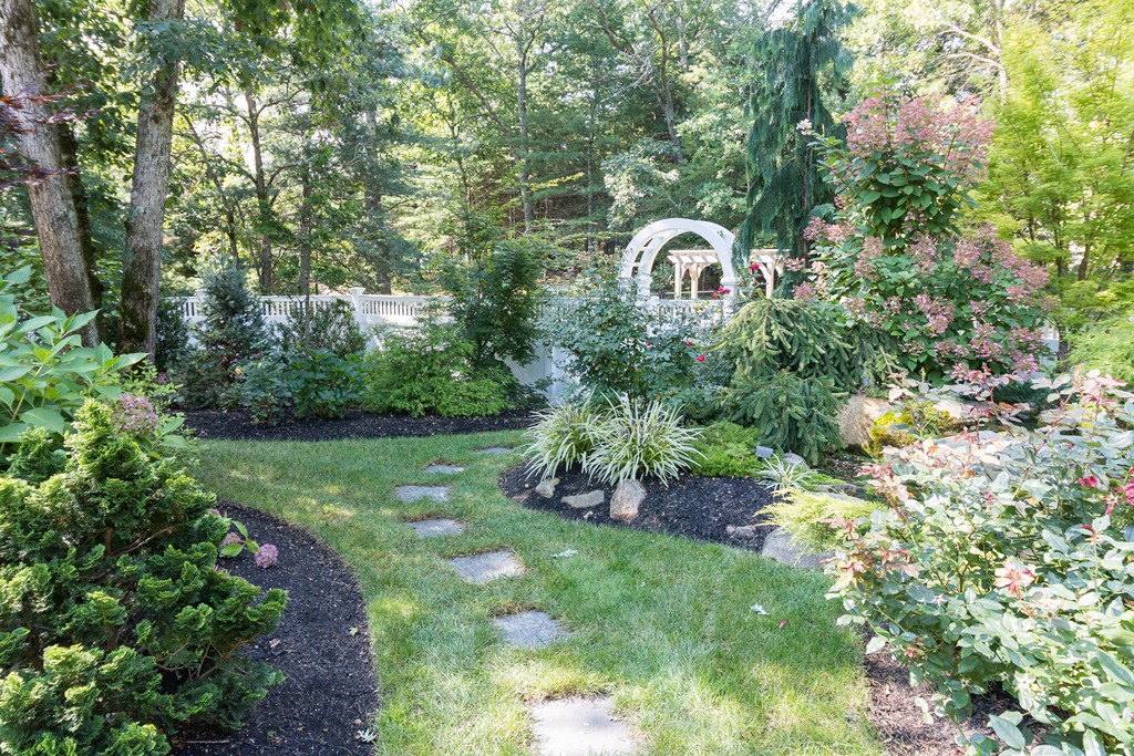 14 Clearing Farm Road Kingston, MA 02364 - Photo 6 of 30 Gallery Image 6