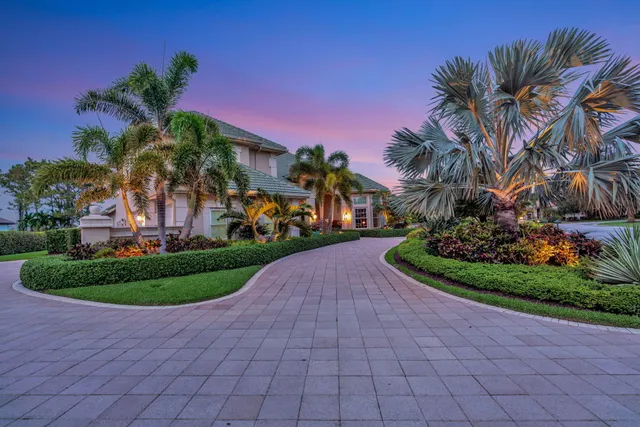 $3,499,000 | 7701 Southeast Manhasset Place, Hobe Sound, FL 33455