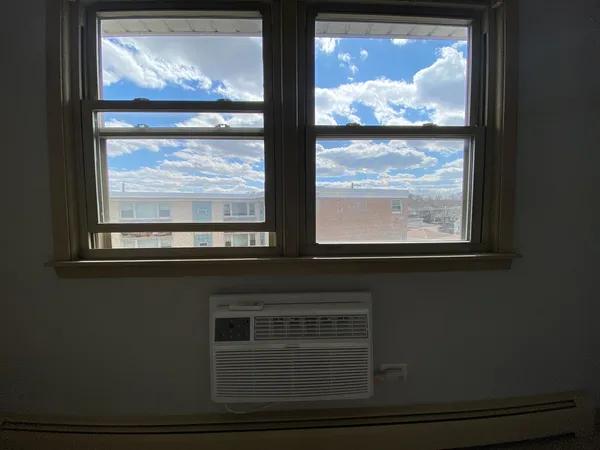 $2,100 | 6441 West Higgins Avenue, Unit 3W, Chicago, IL 60656