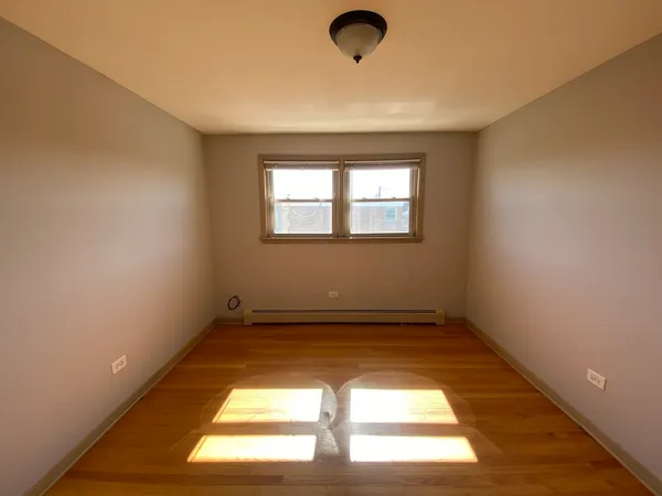 $2,100 | 6441 West Higgins Avenue, Unit 3W, Chicago, IL 60656