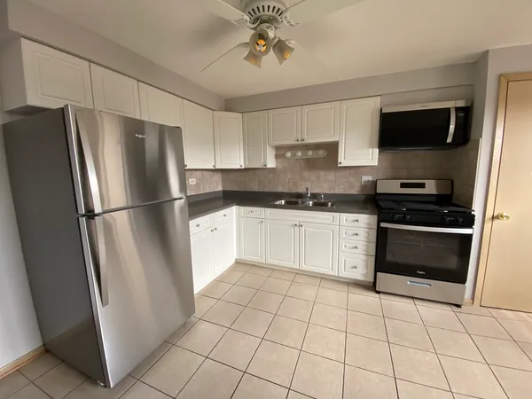 $2,100 | 6441 West Higgins Avenue, Unit 3W, Chicago, IL 60656
